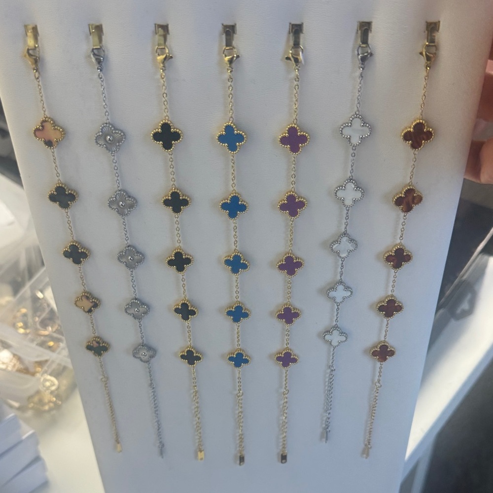 Elegant Gold layer on stainless steel and Silver color Clover Chain Bracelets